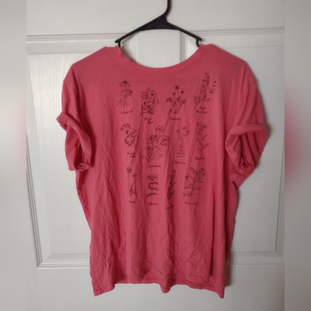 🌵FIFTH SUN - semi-cropped pink tee Size XL. Women's/Juniors